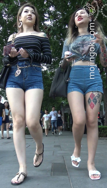 【视频】街拍聘婷秀雅的极品典雅装束翘臀女生[GD-95JF]