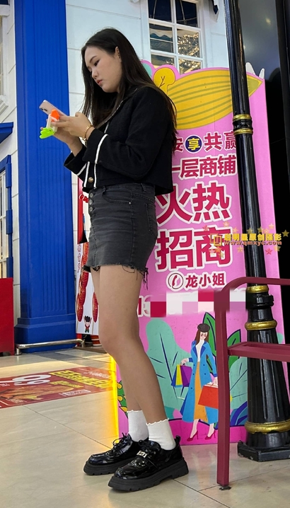 一位倾国倾城的潮流裙子大长腿小姐姐[AU-U145]