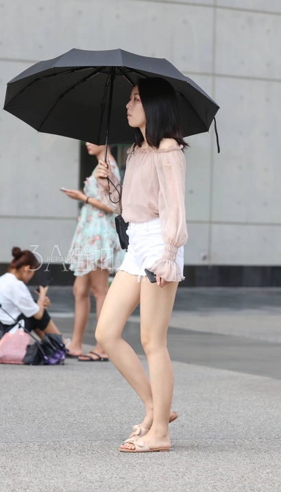 偶遇貌若天仙的小清新热裤美臀美女[KK-7S6V]