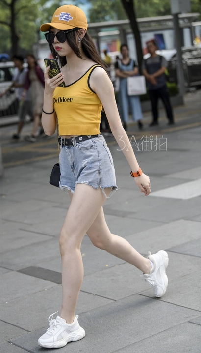一个闭月羞花的性感热裤宽臀辣妹[SJ-F5MX]