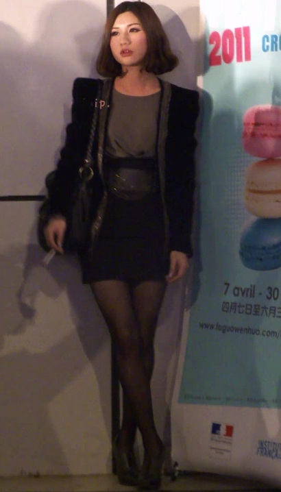 【视频】偶遇身姿曼妙的性感雅致服饰长腿女神[WE-L08C]