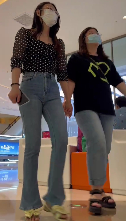 【视频】一个面若桃花的新潮牛仔裤大长腿美女[YX-2196]