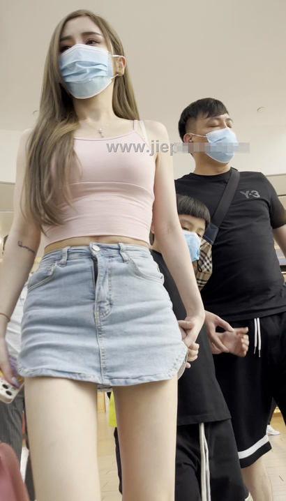 【视频】街拍风姿绰约的时髦裙子美臀女孩[XS-7V2L]