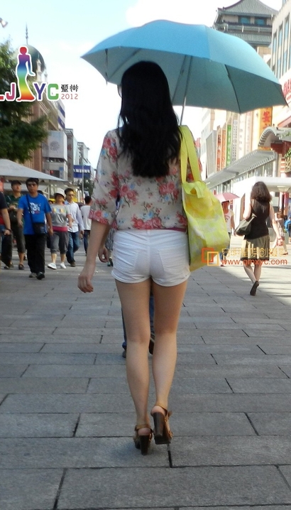街拍艳冠群芳的极品热裤大长腿小姐姐[NE-8494]