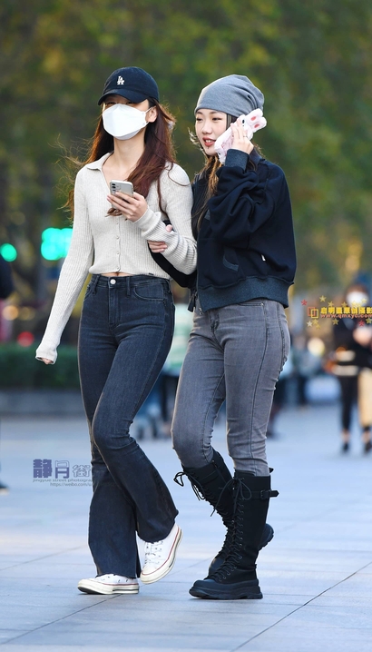 街拍曲线完美的气质牛仔裤美腿小姐姐[DJ-8738]