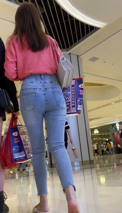 【视频】一个袅袅婷婷的气质紧身牛仔裤大长腿美眉[TD-5N57]